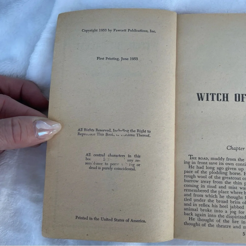 Witch of Salem book 1953 - Picture 6 of 8